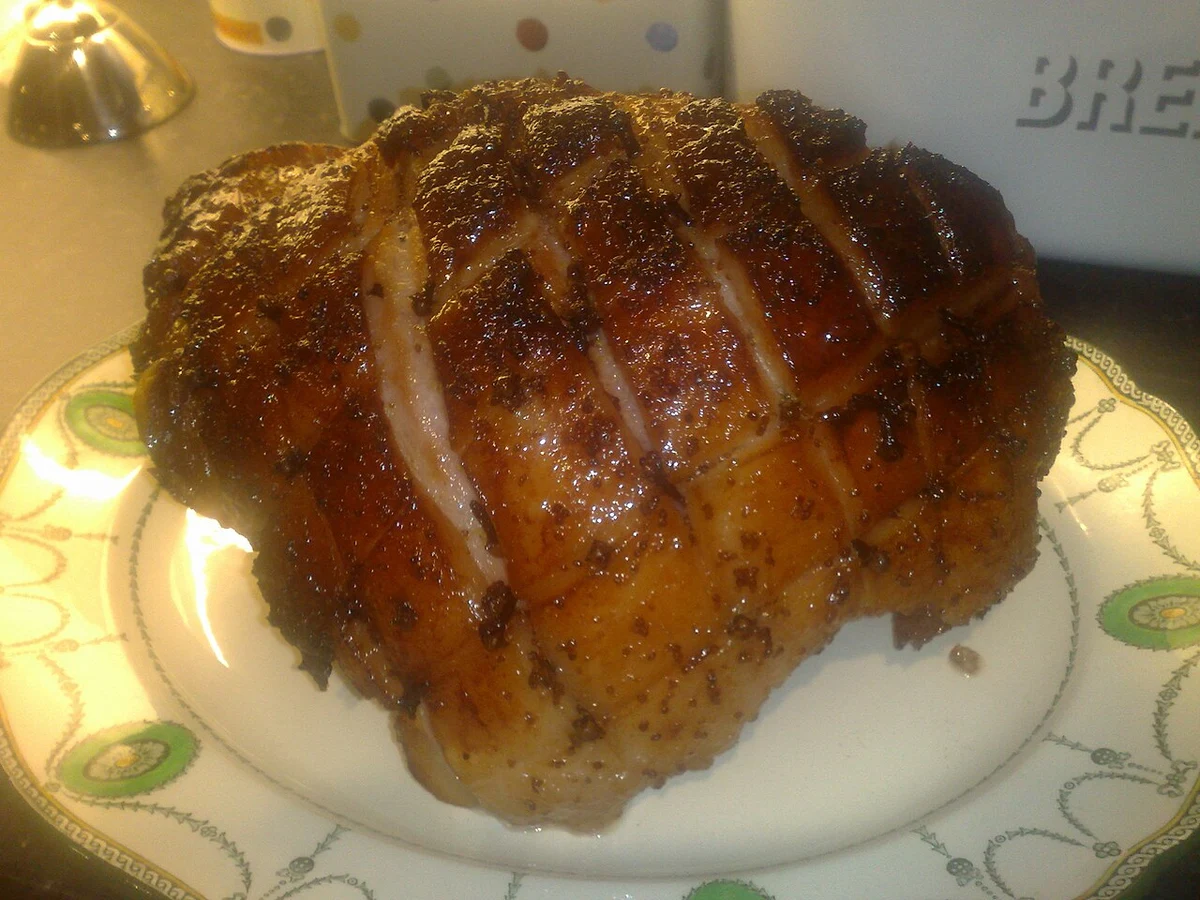 Clove-Studded Glazed Ham